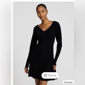 Light Ribbed Knit Black V-Neck Dress
